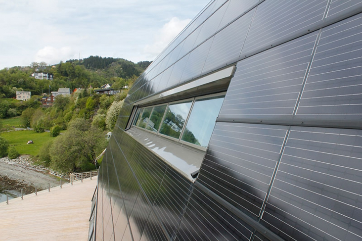Solcellepanel på vegg, Smart Elektro